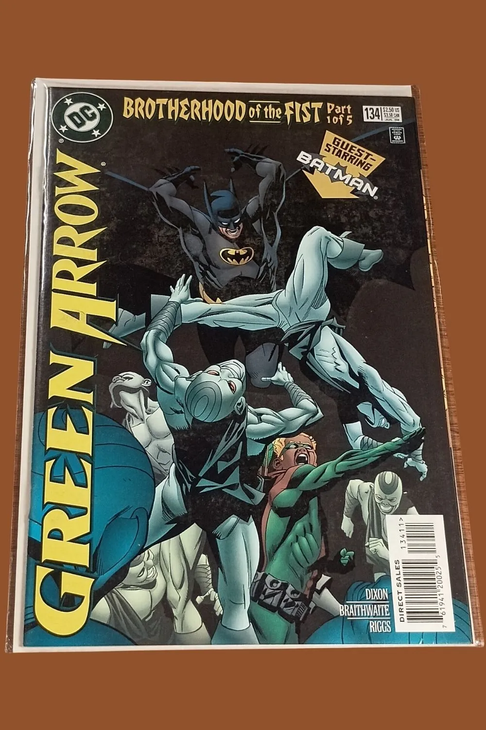Green Arrow #134 (DC Comics) β Brotherhood of the Fist Part 1 β Guest Starring Batman Green Arrow #134 (DC Comics) β Brotherhood of the Fist Part 1 β Guest Starring Batman